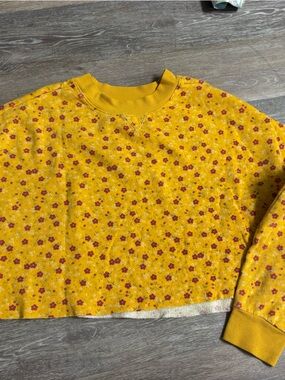 Colsie Yellow Floral Lined Sweatshirt